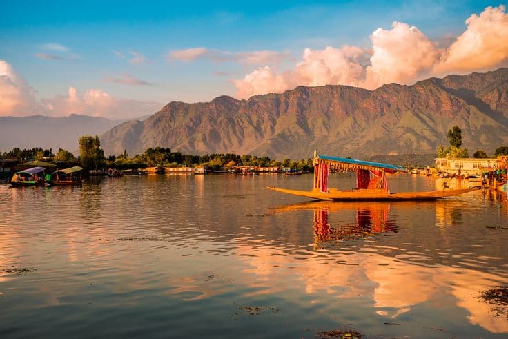 Kashmir & Agra β Pakej Kumpulan 8 Hari 6 Malam